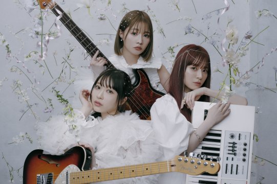 SILENT SIREN「START」サイン入り (新品) 414riptgFxL._UF350,350_QL50_.jpg